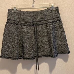 kyodan Womens Gray Sport Skirt with shorts. Draw String Waist. Size Medium.﻿﻿﻿﻿﻿